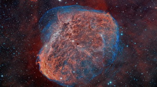 美宇航局公布5000光年外新月星云照片